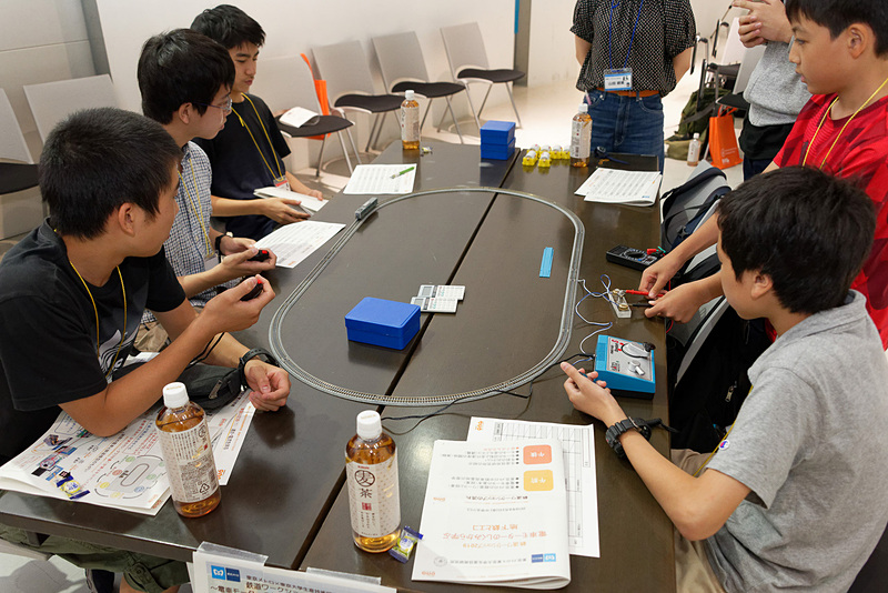 Nゲージも各チームごとのテーブルに1セットずつ設置