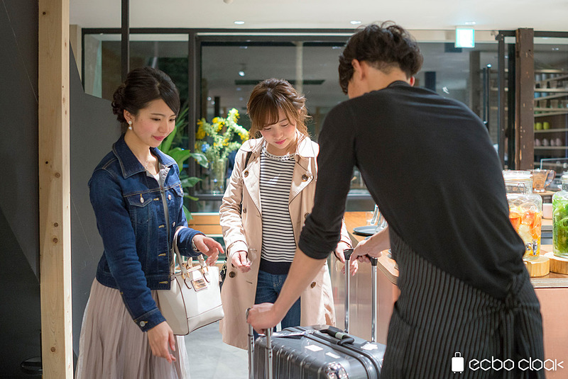 荷物預かりサービス「ecbo cloak」を運営するecboは8月7日、同社のサービスをカプセルホテル「ファーストキャビン」の国内12店舗に導入した