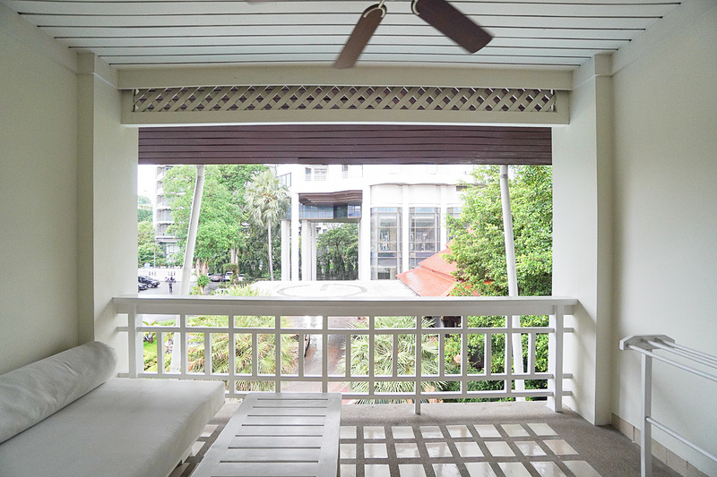 バルコニーでくつろぐこともできる