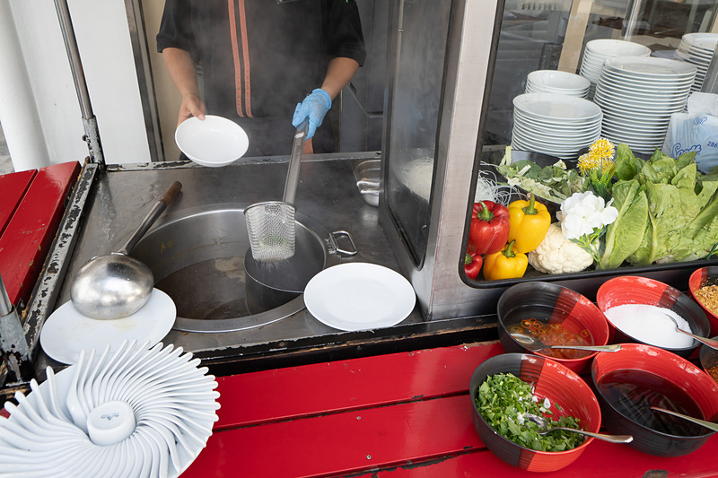 その場で作ってくれる麺