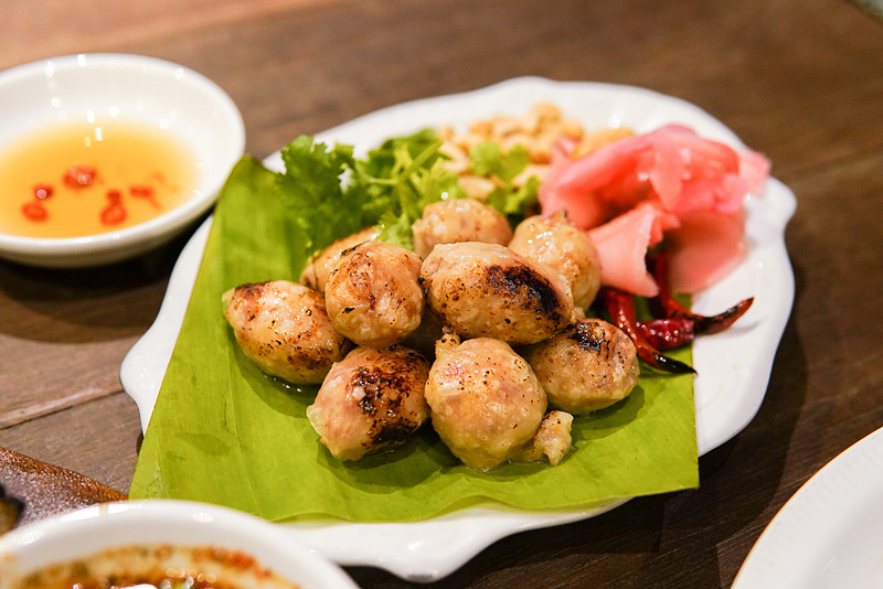 サイウア（タイ風ソーセージ）