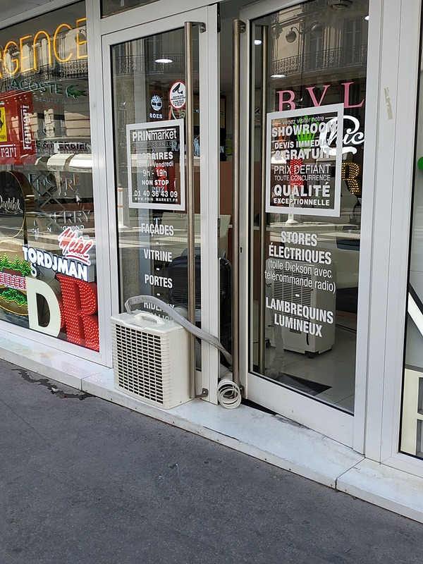 ホースから熱を外に出す方式のスポットクーラー