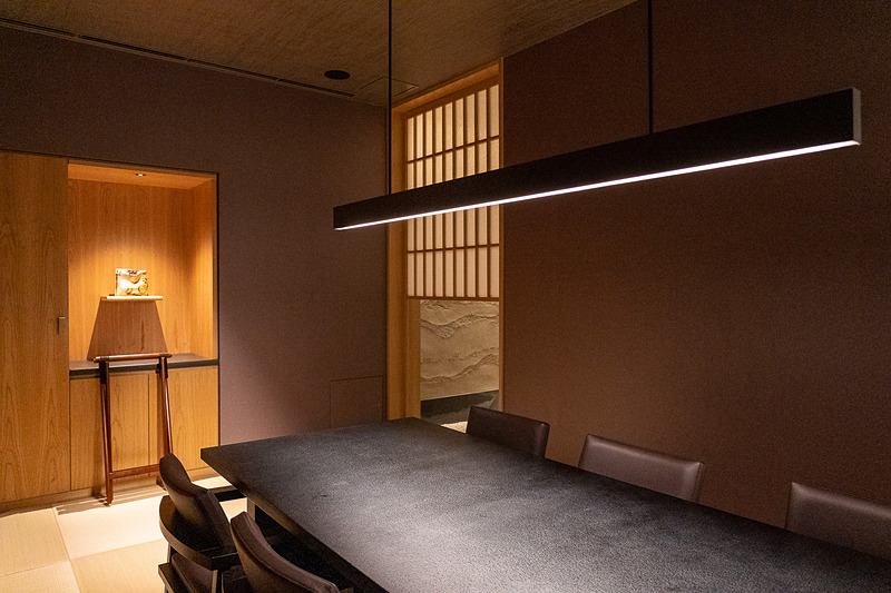 こちらは6名が座れる個室