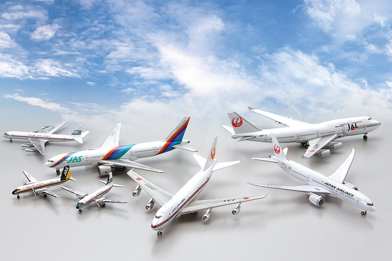 1/400スケールのダイキャストモデルが毎号付属する