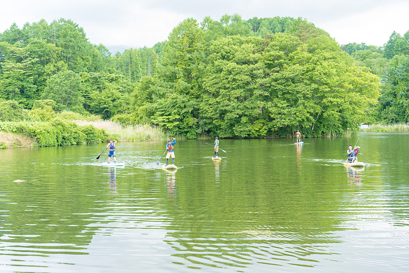 湖ではSUP体験も。1回約15分で500円