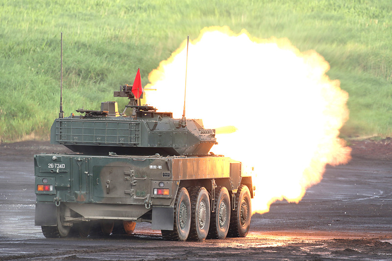 16式機動戦闘車（16MCV）の射撃