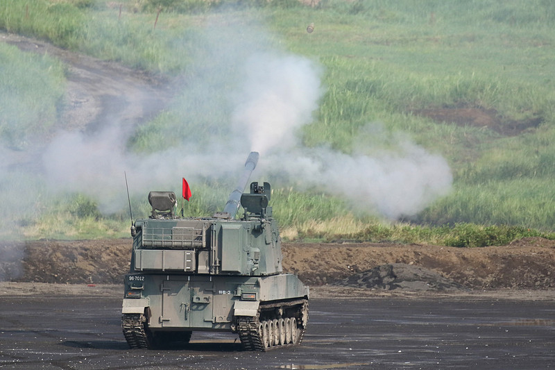 99式自走155mmりゅう弾砲（99HSP）。こちらも砲弾の撮影に成功