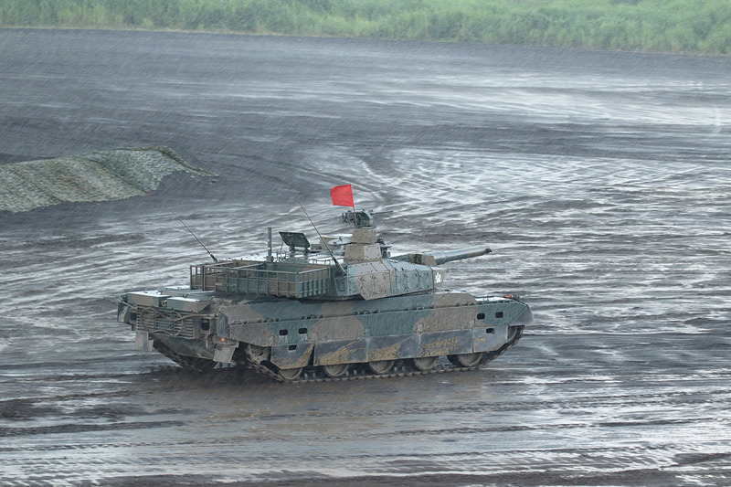 10TK、96WAPC、FVなどの車両が次々に進入