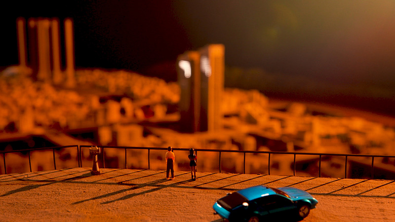 SMALL WORLDS TOKYOは、エヴァンゲリオンエリアで「第3新東京市」に自分自身を3Dスキャンしたフィギュアを施設エリア内に設置する“3Dスキャン撮影”を8月19日から開始した