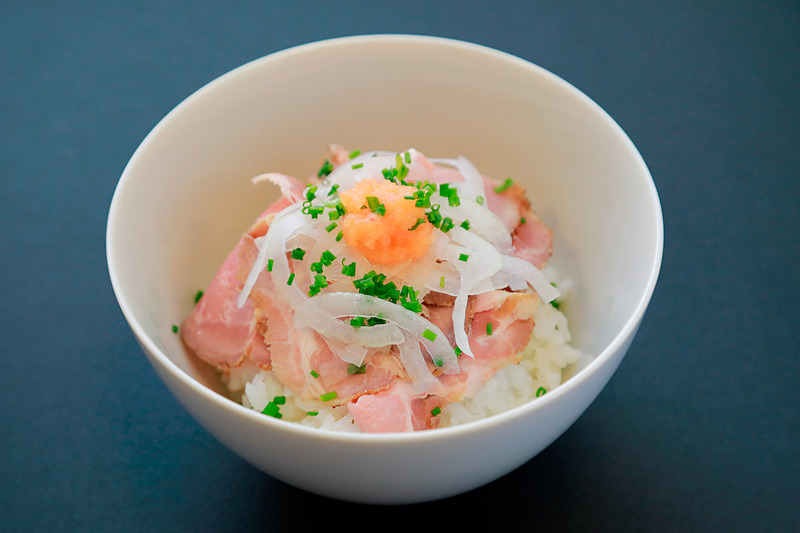 フランクフルト発便の「フランクフル豚丼～MUKU'S ローストポーク丼～」
