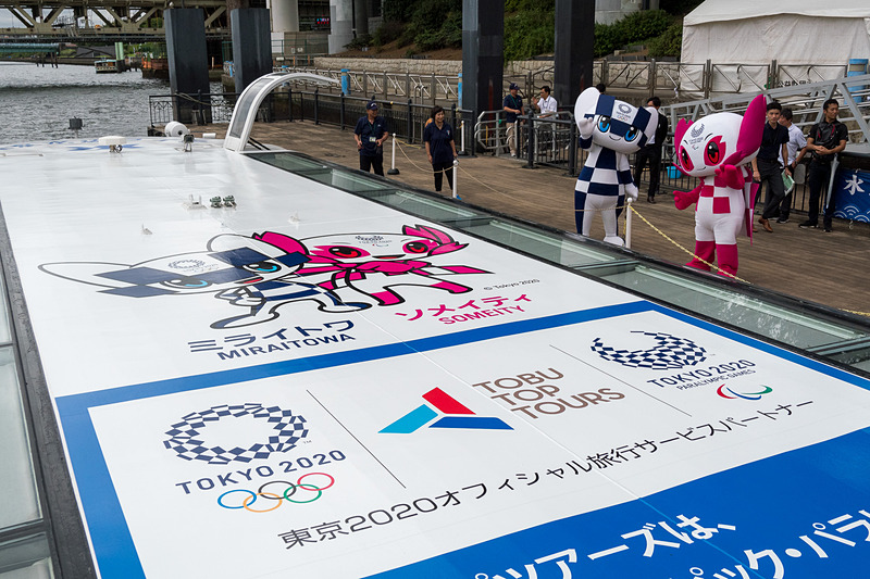 東京都公園協会が運航する「東京水辺ライン」に、東京2020マスコットキャラクターの「ミライトワ」「ソメイティ」を描いたラッピング水上バスが登場