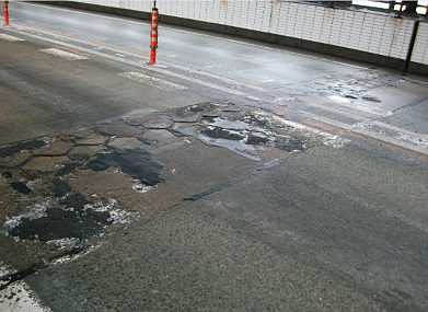 伸縮装置の経年劣化状況