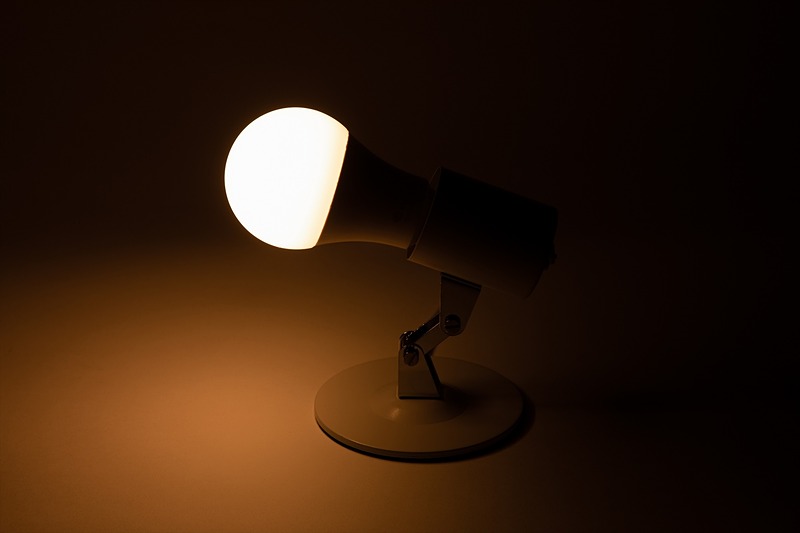 スマートLED電球 E26口金タイプ（調光）