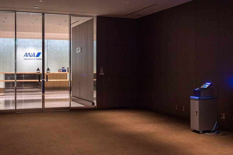 ANA SUITE LOUNGE/ANA LOUNGEの受付へ直接アクセスできる専用保安検査場。写真は検査機器導入前の2019年2月26日に撮影したもので、現在は検査機器が2レーン分設置されている