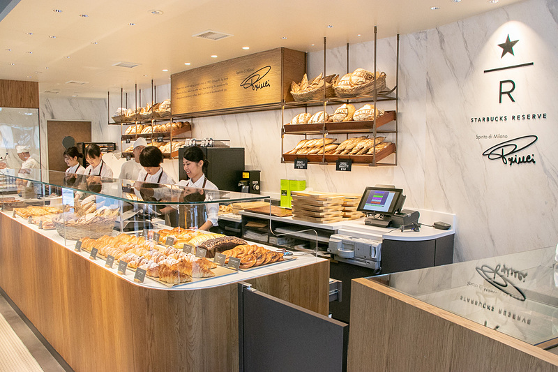 1階はプリンチのフードを用意しつつ、テイクアウト客などライトなニーズに対応。パン屋に寄るように気軽に利用できる