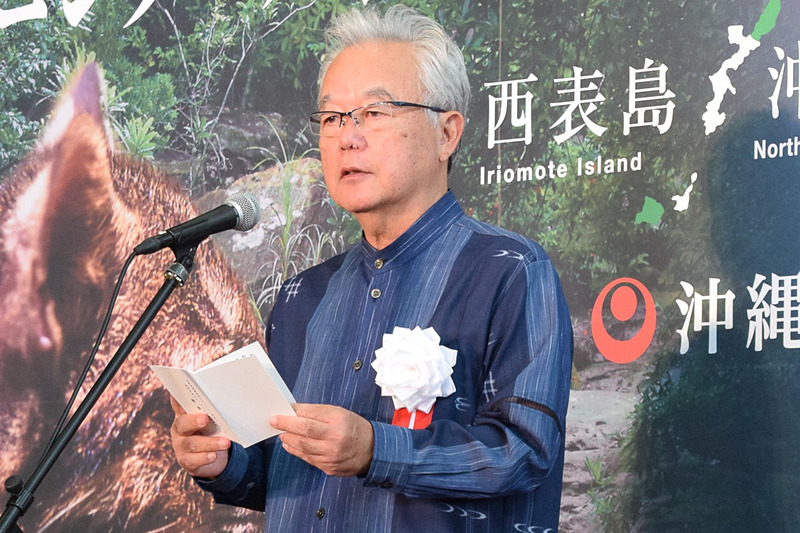 沖縄県 副知事の富川盛武氏による県知事あいさつ代読