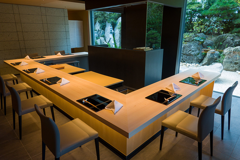 割烹のカウンター