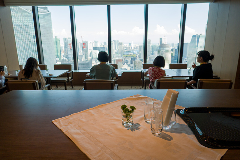 37階まで来ると視線を遮るものもほとんどなくなってくる