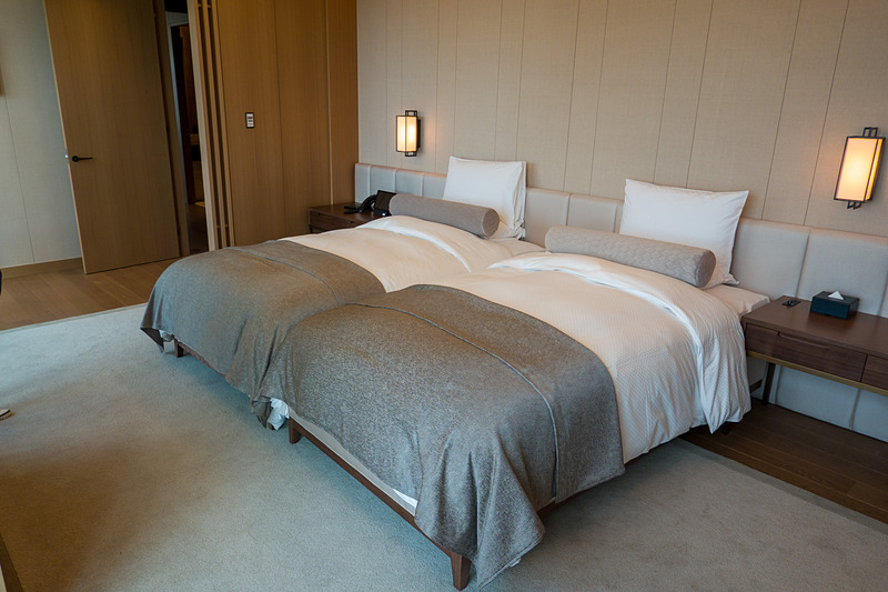 周辺空間にゆとりのある寝室