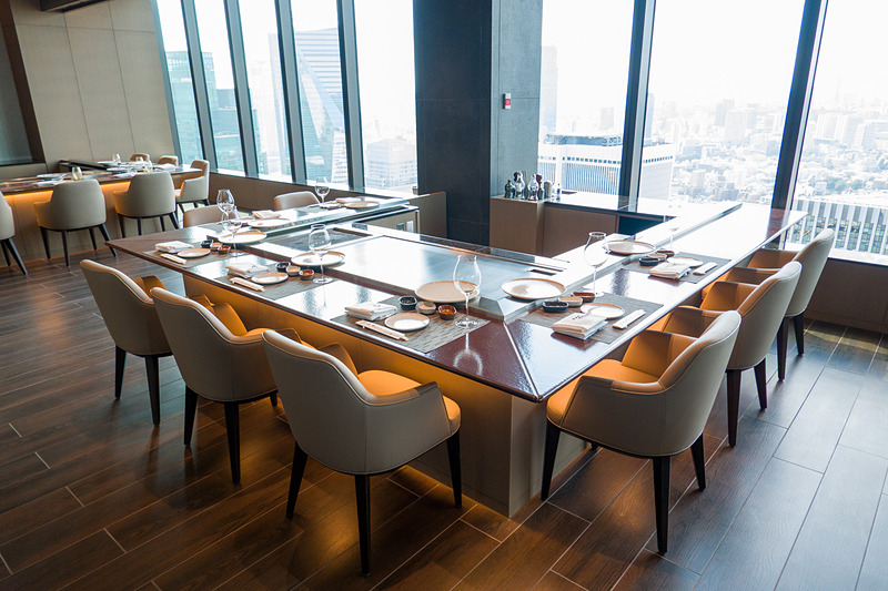 鉄板焼き「さざんか」。全80席、個室6