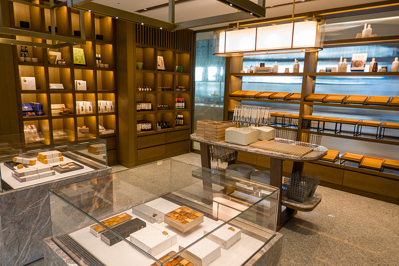 オーキッドに入ってすぐのスペースはテイクアウトなどに便利なデリカテッセン「シェフズガーデン」