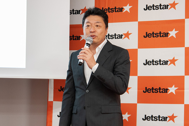 ジェットスター・ジャパンの2019年6月期について説明する片岡氏