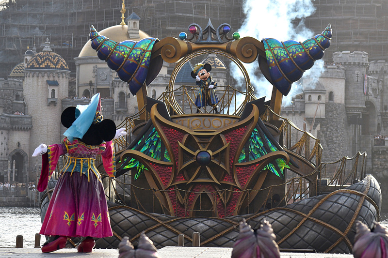 檻からついにミッキーマウスが解放される