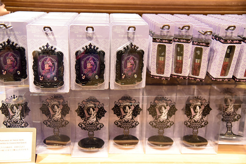 自宅でのメイクアップ道具やお化粧直しに使えるアイテムも豊富