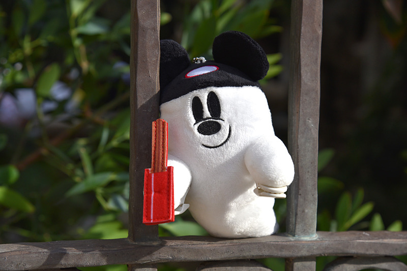 チュロスとイヤーハットでパーク装備の「ぬいぐるみ」。パンプキンや光っているようなタイプも用意されている