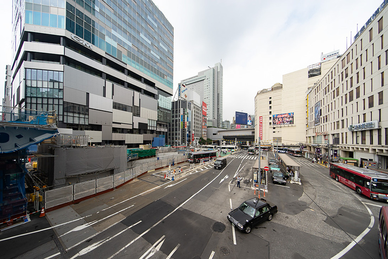 現在再開発中の渋谷駅西口。左側が渋谷フクラス。右が渋谷駅