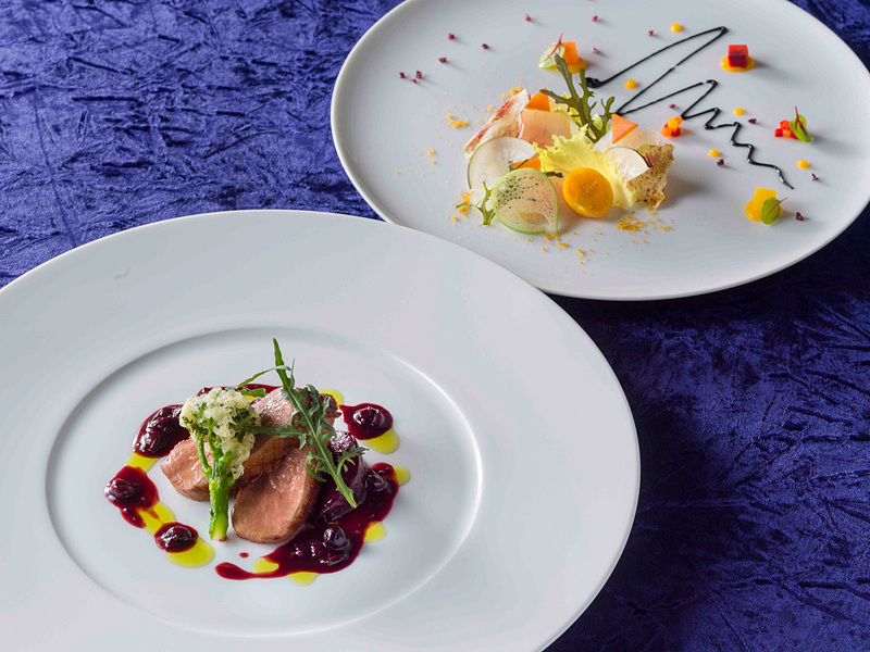 「“ディズニー・ハロウィーン”ディナーコース」（画像提供：オリエンタルランド）