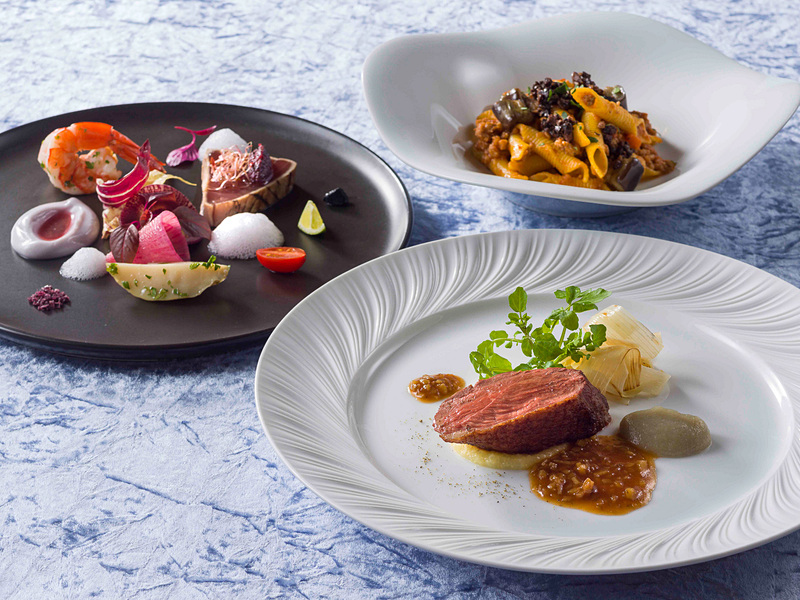 「“ディズニー・ハロウィーン”ディナーコース」（画像提供：オリエンタルランド）