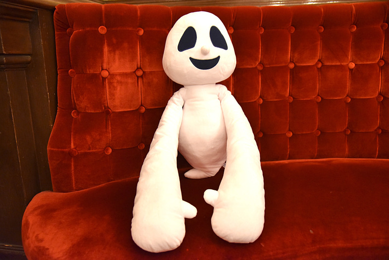 ゴーストを背負ってパークを巡ることができる「ぬいぐるみ」