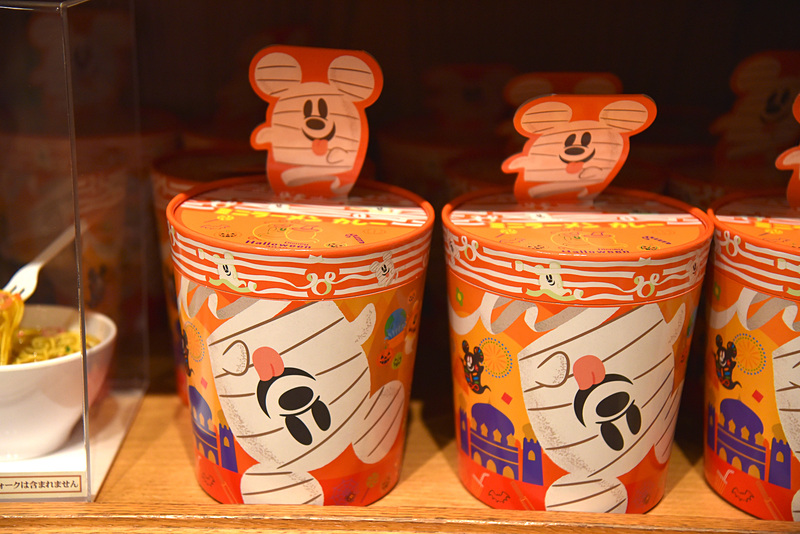 カップで作るタイプの「ミニラーメン（カレー）」。5食入り