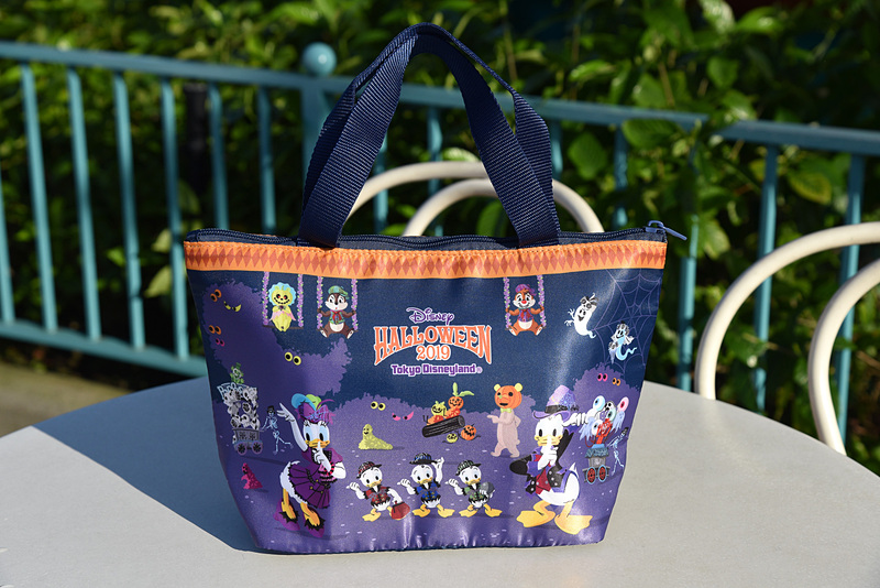 セットにプラス1100円で購入できる「スーベニアランチケース」。モチーフが両面に描かれている