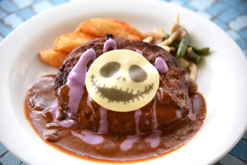 チーズがジャック・スケリントンの笑顔に。「チーズハンバーグ、デミグラスソース」