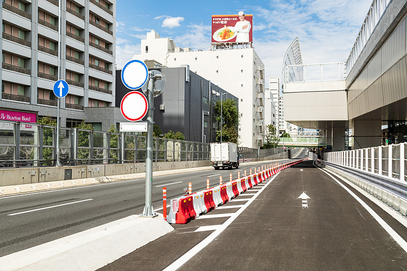 合流部分。右車線に合流することになる