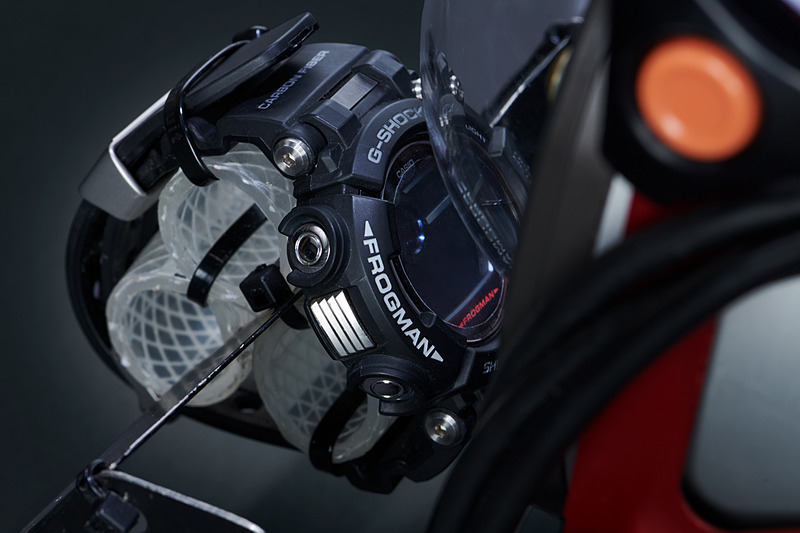 南極調査ROVの前方に取り付けられたGWF-D1000