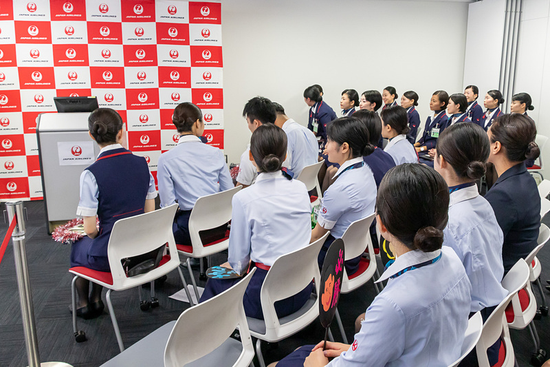 コンテスト会場には応援と見学を兼ねて、多くの同僚も参加していた