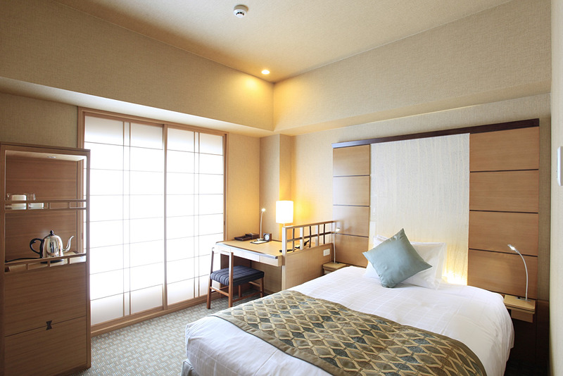 庭のホテル 東京