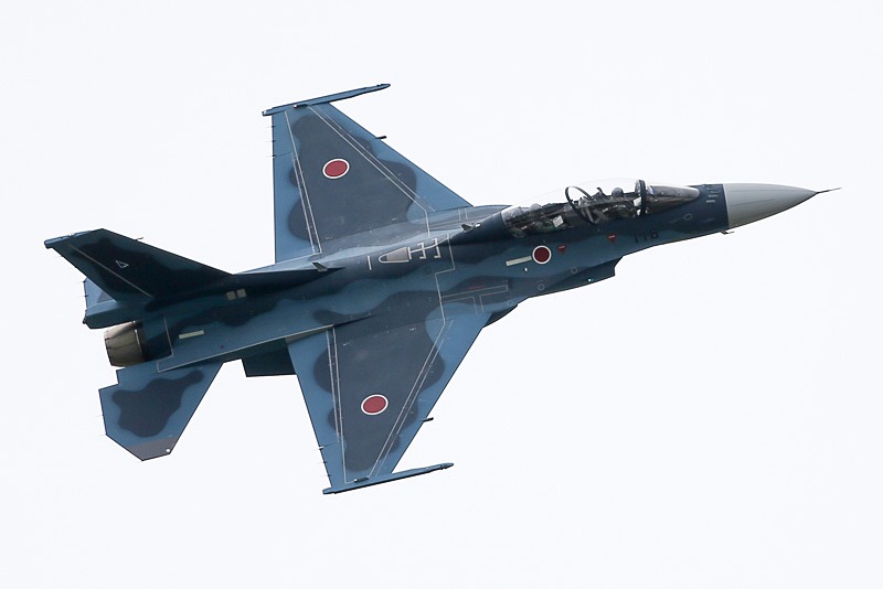 航空自衛隊松島基地のF-2Bが、10月20日にツインリンクもてぎで行なわれるMotoGP決勝レース前に歓迎フライト