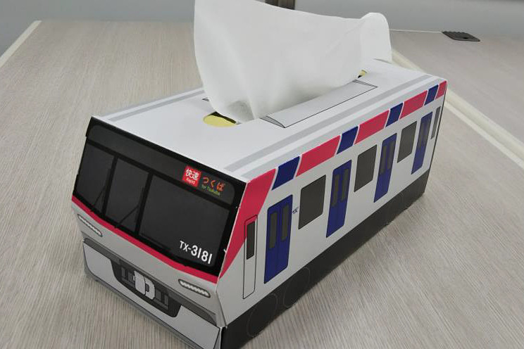 物販ブースで2000円以上の買い物をするとTX-3000系のオリジナルティッシュボックスがプレゼントされる（先着3000名）