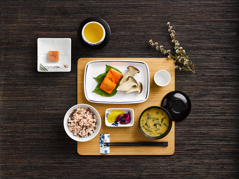 デザートの異なる和食メイン