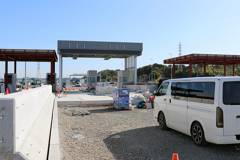 一般道から横浜北西線に入る北西線入口