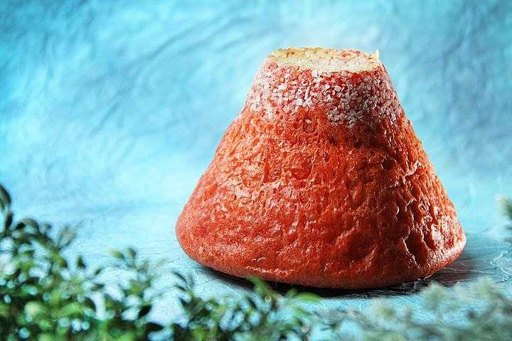 赤い富士山カレーパン