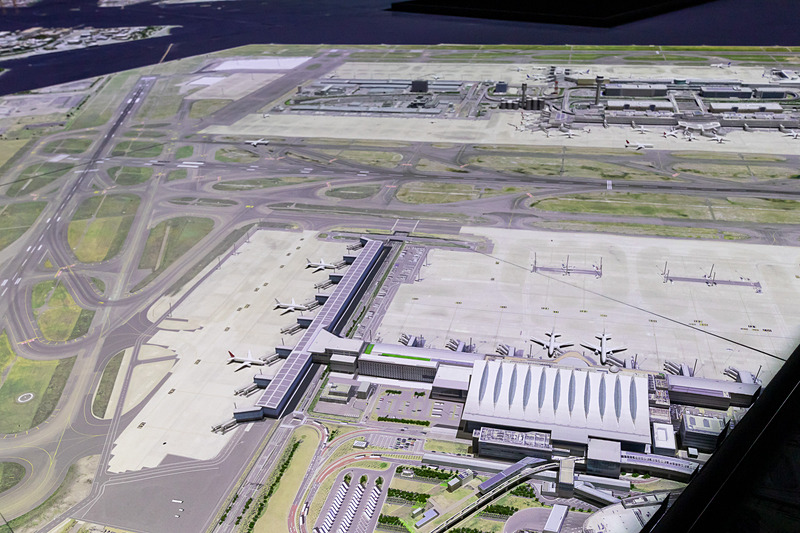 歴史のある東京タワーから新しい東京スカイツリーまで、見事に再現されている。羽田空港の国際線ターミナルも見つけることができた