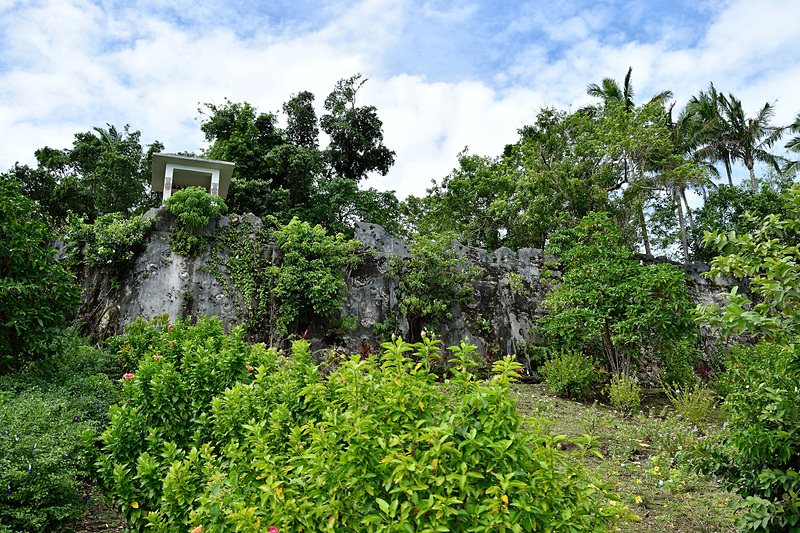 丘の上にある見晴台、75年前まではここに灯台がそびえていました