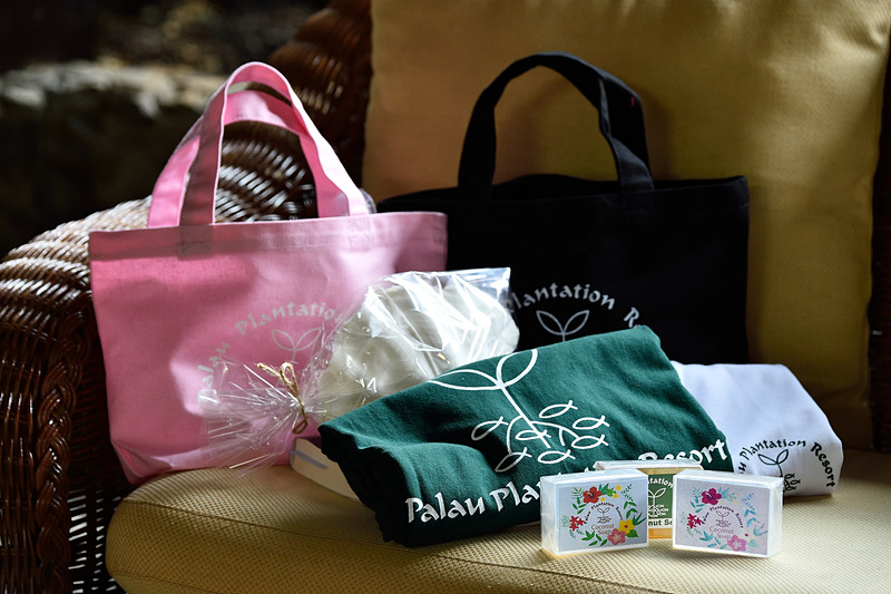 ココナッツオイルとアロマオイルをブレンドしたハンドマッサージ。思いっきり遊んだあとは、ゆったりリラックスしましょう