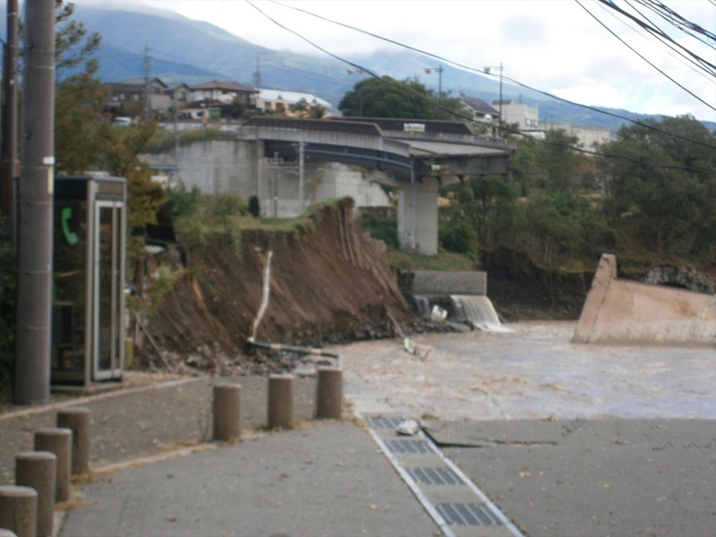 海野バイパスの橋梁流出地点・大屋～田中間の状況