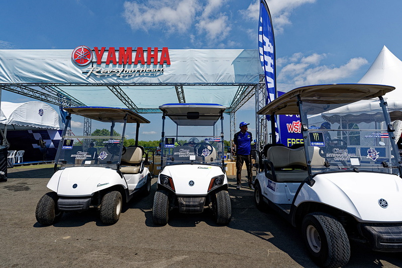 ちなみにヤマハのゴルフカートも会場内移動にときどき利用されていた